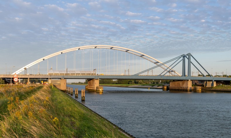 Overzicht Suurhoffbruggen tijdens renovatie